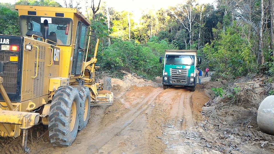 Serviços de manutenção são realizados em ramais na zona rural do Município.